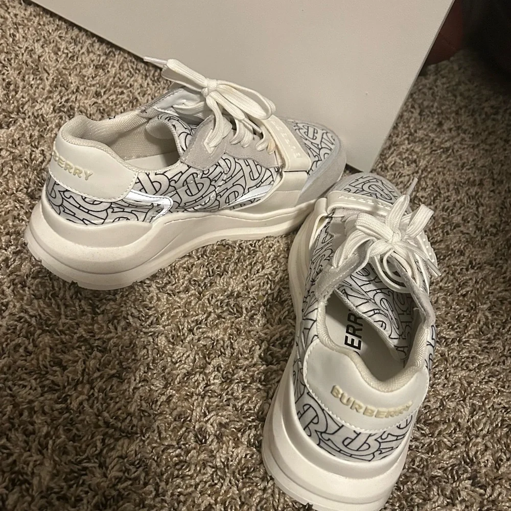 Burberry Ramsey Sneakers - Picture 5 of 6